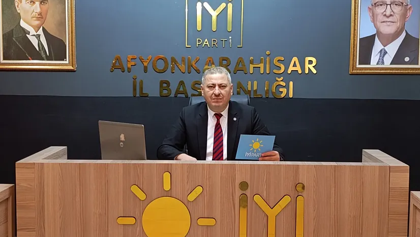 İYİ Parti'den Asgari Ücret Kararı İçin 'Tiyatro' Benzetmesi