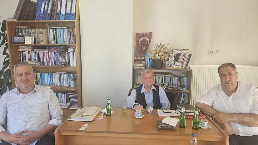 İYİ Partili Mısırlıoğlu, Türk Siyasetinin Efsanesi Etem Kelekçi'yi Ziyaret Etti