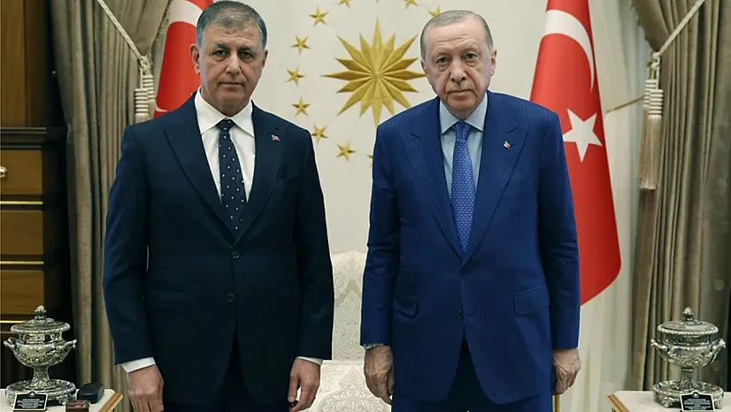 İzmir Büyükşehir Belediye Başkanı Cemal Tugay AK Parti'ye Geçiyor