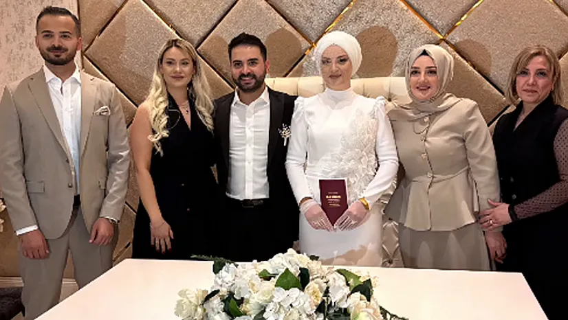 Kadir Ezildi, Dünyaevine Girdi