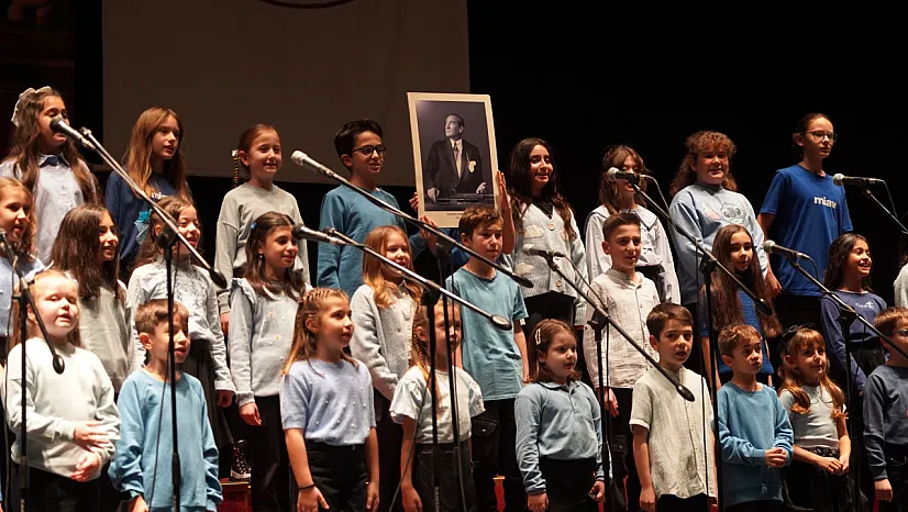 Küçük Piyanistler Hünerlerini Sergiledi