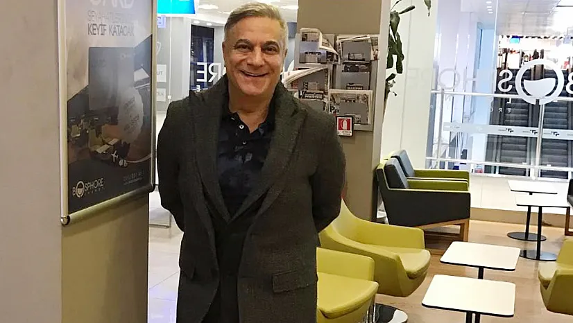 Mehmet Ali Erbil'den Nostaljik Paylaşım: Ünlü Şovmenin Askerlik Yılları Sosyal Medyayı Salladı