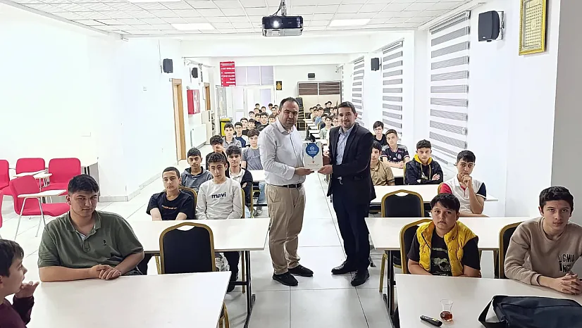 Miftah Kur'an Kursu'nda Teknolojinin Bağımlılığı Konuşuldu