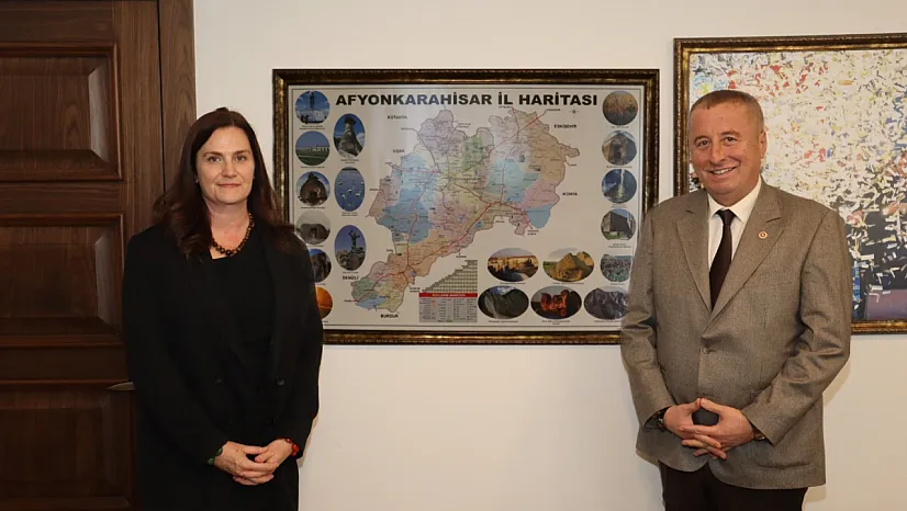 Milletvekili Olgun, ABD'li Yetkili İle Görüştü Akit Gazetesi Eleştirdi