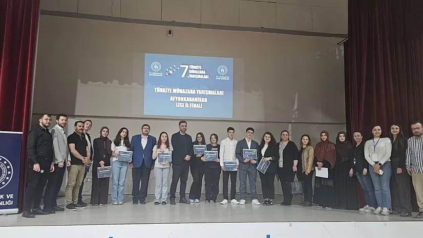 Münazaranın birincisi Süleyman Demirel Fen Lisesi