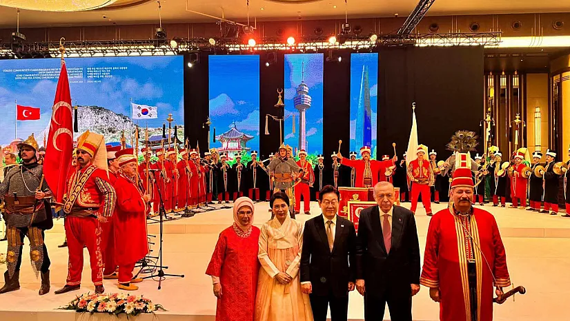 NATO Zirvesi'nde Dünya Liderlerini Bir Afyonlu Karşıladı