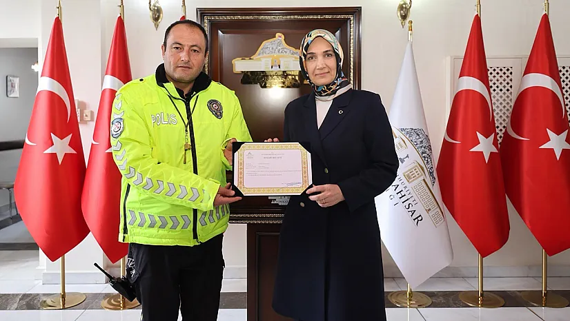 Örnek Polise, Vali Yiğitbaşı'ndan Başarı Belgesi