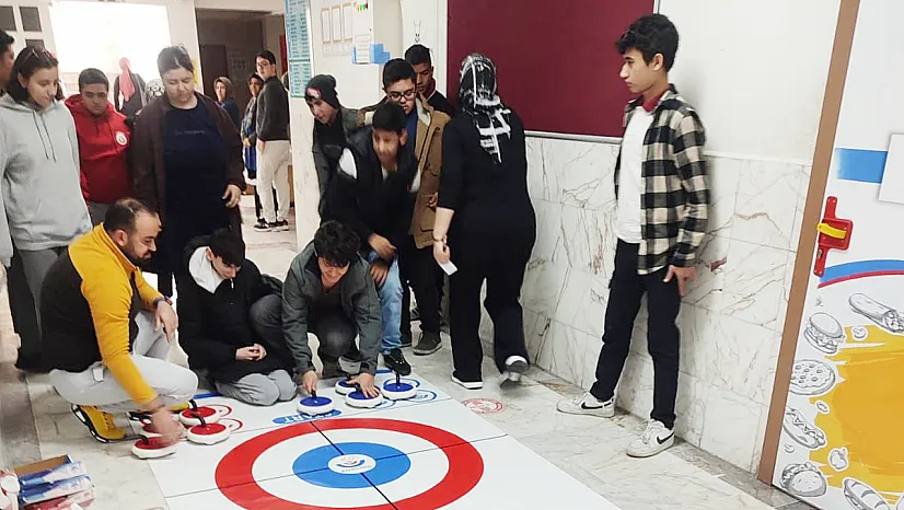 Özel Öğrenciler Floor Curling'de Rekabet Etti