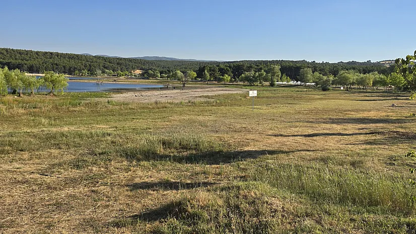 Pelitözü Gölet'ini Kuraklık Vurdu, Sular 50 Metre Çekildi