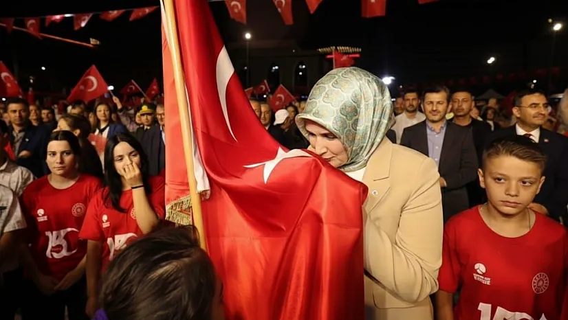 'Sonsuza Dek Dalgalanacak'