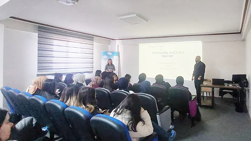 Şuhut'lu Kadınlara Bağımlıkla Mücadele Anlatıldı