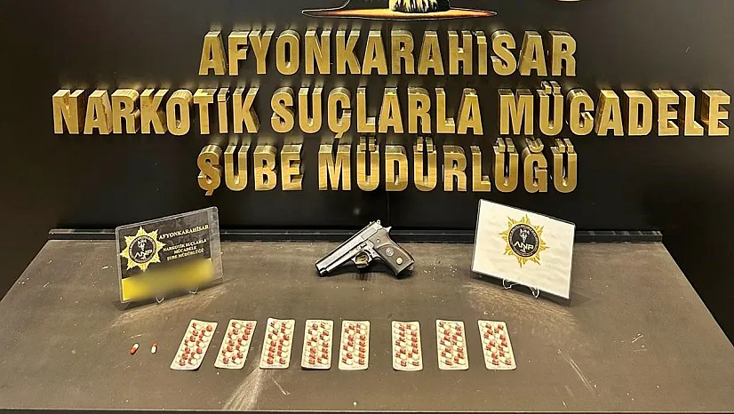 Torbacıdan 114 Uyuşturucu Hap Ve Bir Tabanca Çıktı