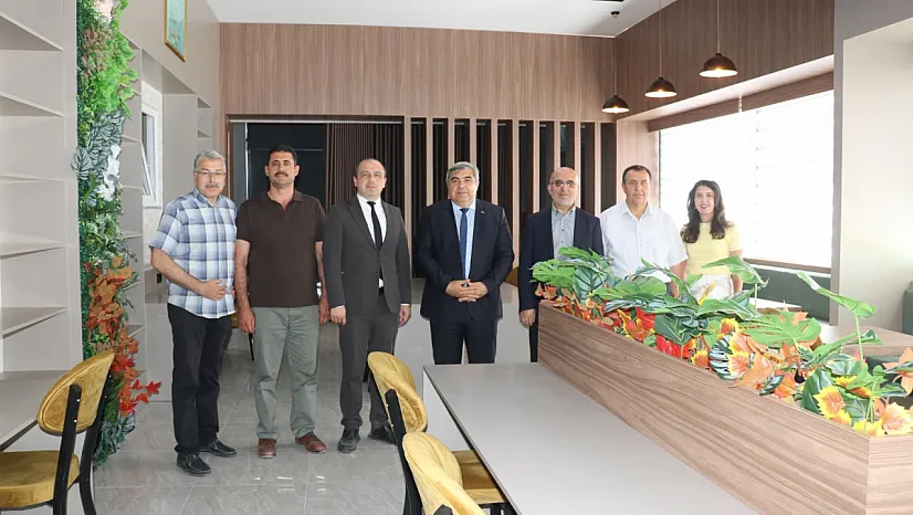 Trafik Kazasında Hayatını Kaybeden Öğrenciler Adına Kütüphane Açıldı