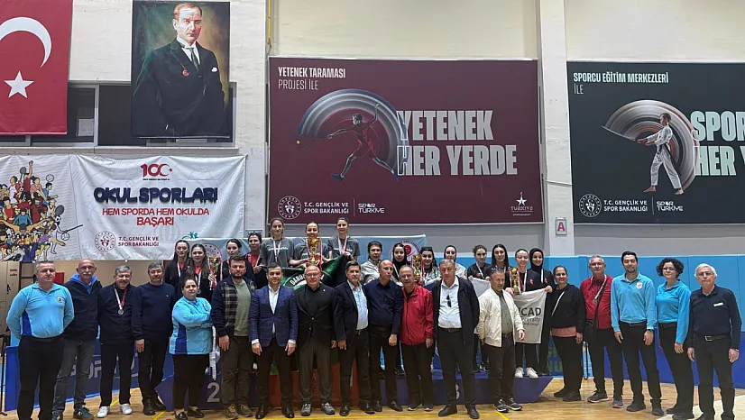 Türkiye'nin Dört Bir Yanından Afyon'a Geldiler: Şampiyonlar Kupalarına Kavuştu