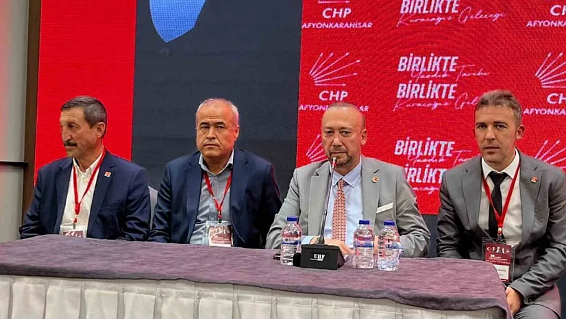 Uşak Belediye Başkanı Özkan Yalım CHP İl Kongresi'ne Başkanlık Etti