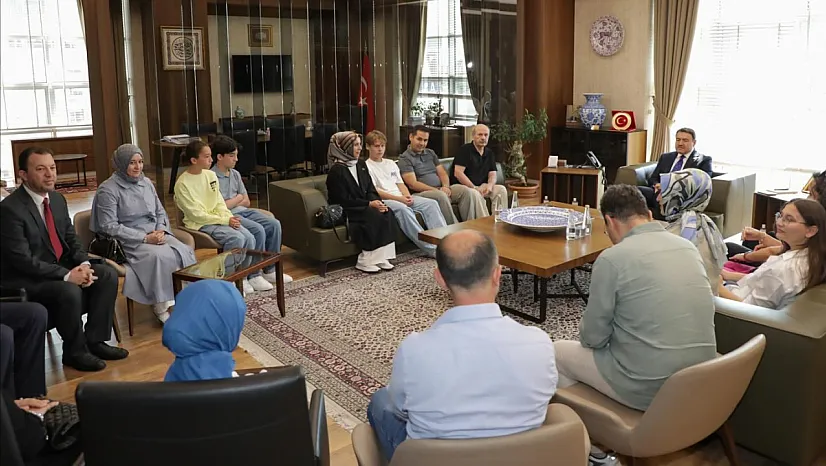 Vali Musa Işın, LGS 2025 Türkiye Birincilerini Makamında Ağırladı