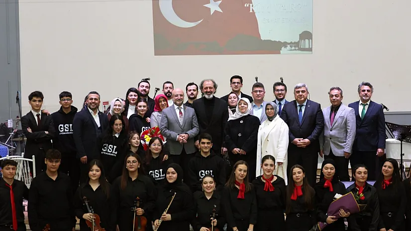 Yücel Arzen, Şarkılarıyla Afyon'u Coşturdu