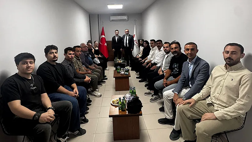 Zafer Partili Dere: Siyasi Görüşü Ne Olursa Olsun Kapımız Herkese Açık