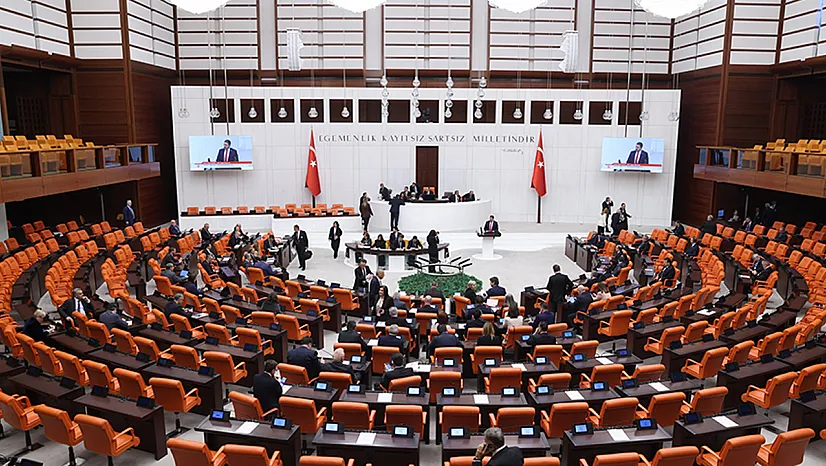 Zafer Partisi'nden Yargı Paketi Tepkisi: Deprem Suçlarına Af Olmaz