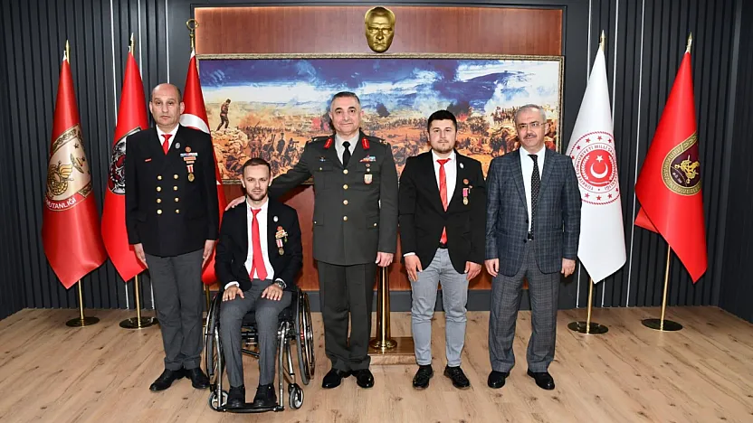 2 Gazi'ye Büyük Onur