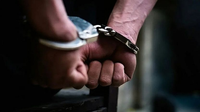 35 Ayrı Suçtan Aranıyordu, Afyon'da Kıskıvrak Yakalandı