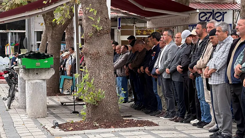 39 Yılda 19 Seçime Girdi!  Afyon'un Renkli Adayı Hayatını Kaybetti