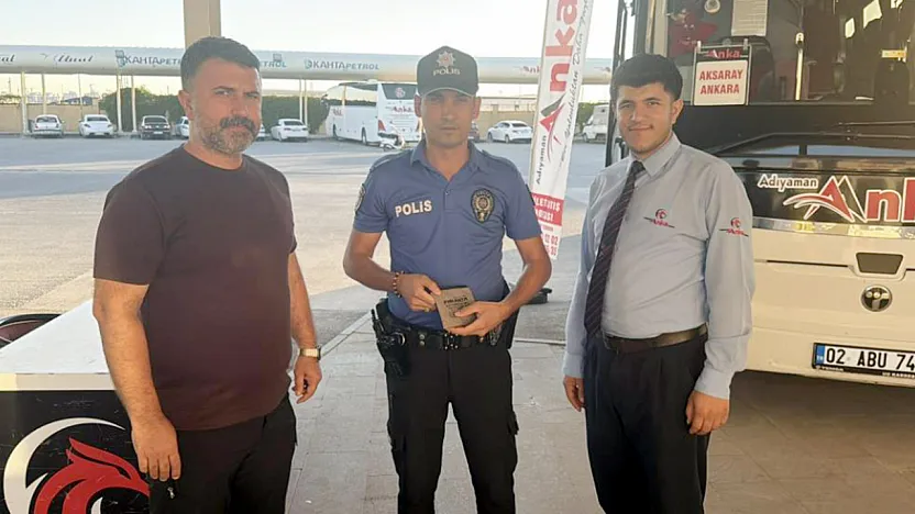 4,5 Milyonluk Altın Buldu, Sahibine İade Etti