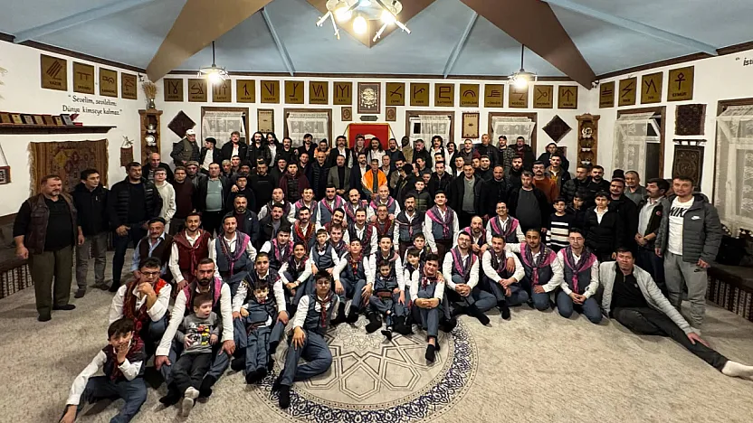 5 Yıldır Yaren Gecesi Düzenleyip, İlçe Kültürünü Yaşatıyorlar