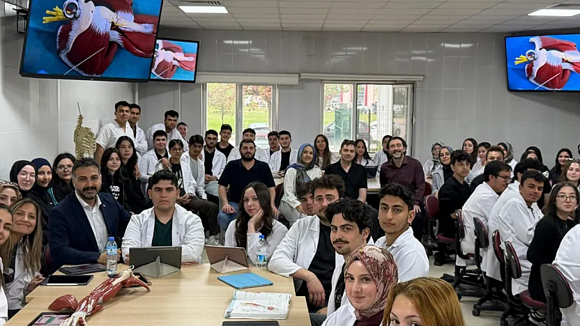 AFSÜ Başhekimi Balcı'dan Gençlere İlham Veren Buluşma