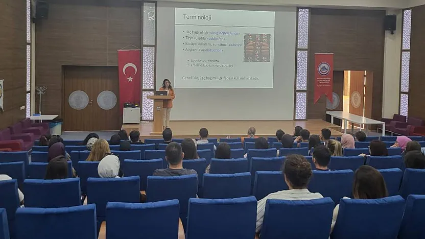AFSÜ'de Bağımlılık Sebebi Bileşikler Konuşuldu