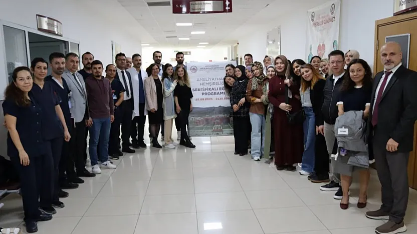 AFSÜ'de Başarılı Hemşirelere Sertifikaları Verildi