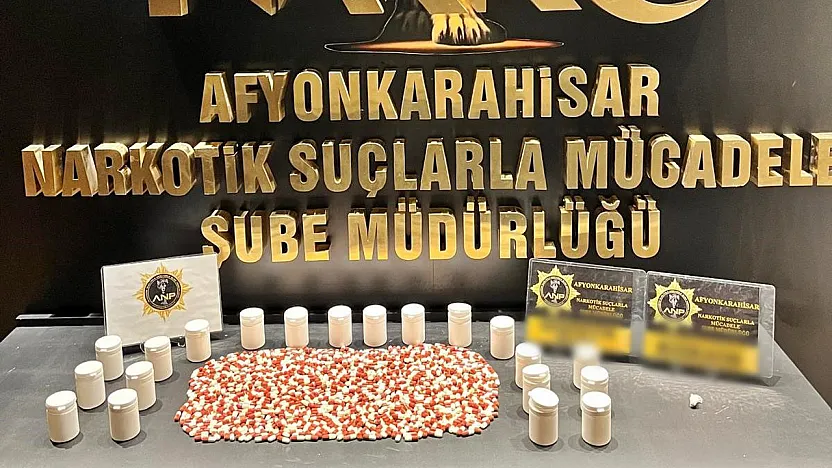Afyon'da 1040 Adet Sentetik Ecza Ele Geçirildi