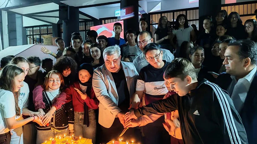 Afyon'da 9. Sınıf Öğrencilerine Sürpriz Karşılama!