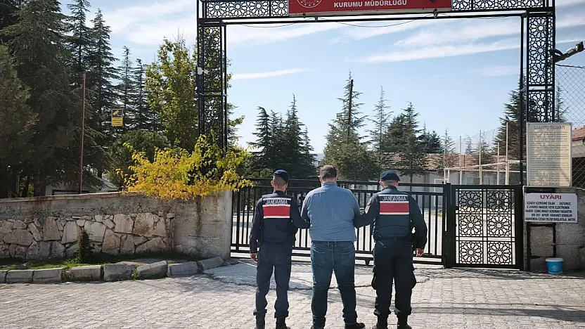 Afyon'da Aranan 50 Kişi Yakalandı, 15'i Tutuklandı