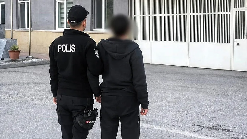 Afyon'da Aranan Şahıs Polisten Kaçamadı