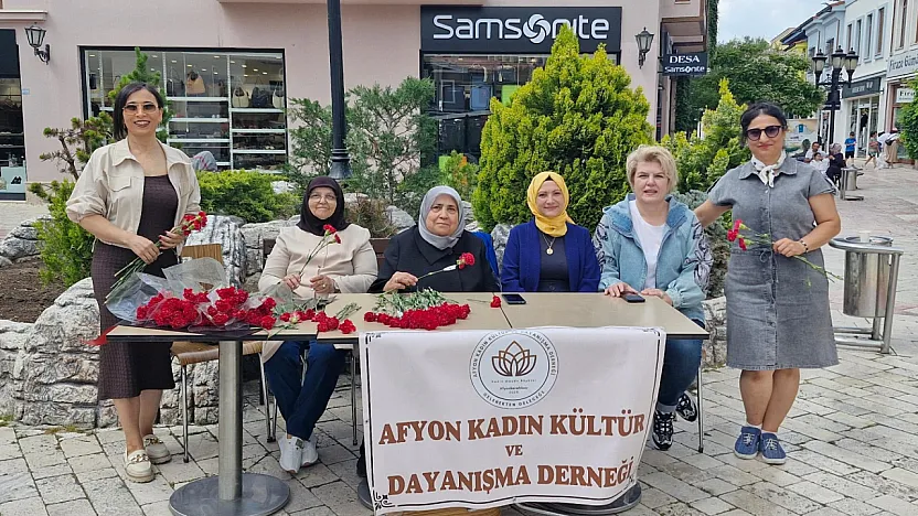Afyon'da AVM'ye Gelen Babalara Sürpriz!