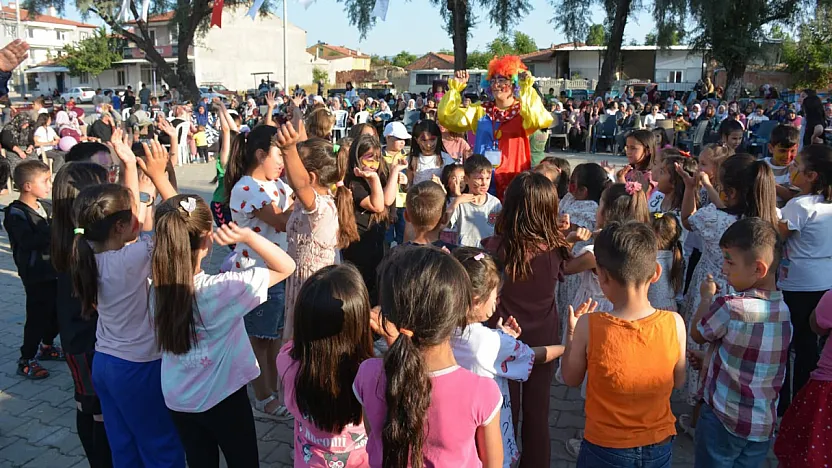 Afyon'da Bahar Şenliği'nde Renkli Görüntüler
