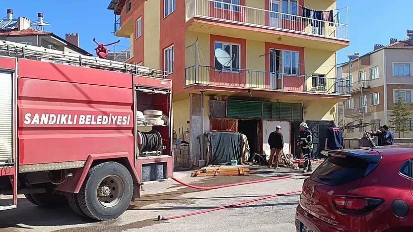 Afyon'da Depo Yangınında Faciadan Dönüldü