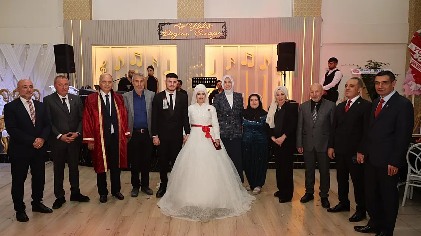 Afyon'da Düğün Törenine Protokol Akını