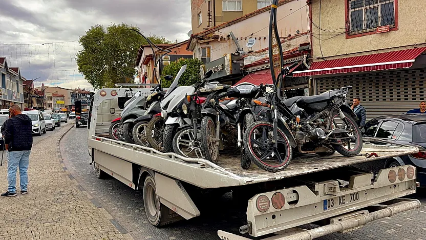 Afyon'da Emniyet Düğmeye Bastı! 52 Motosiklet Toplandı