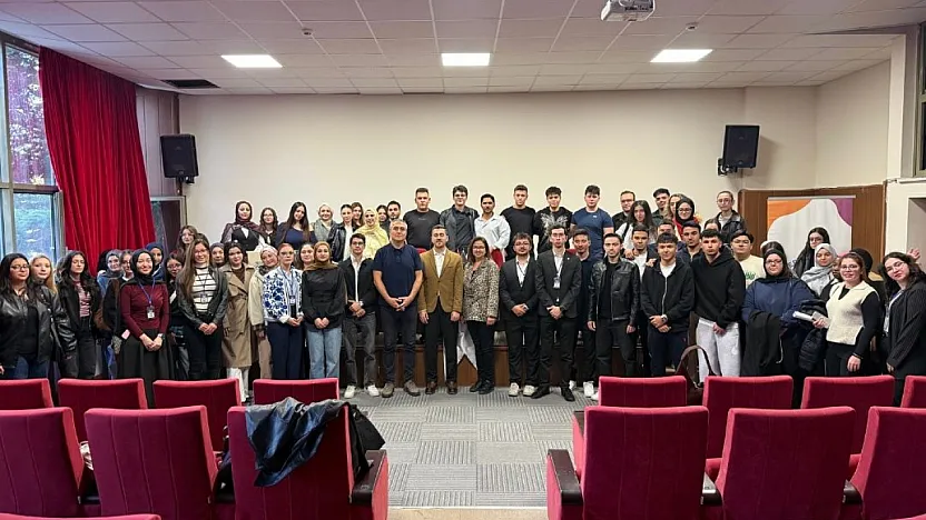 Afyon'da Gençlere Dünyanın Kapısını Açan Eğitim