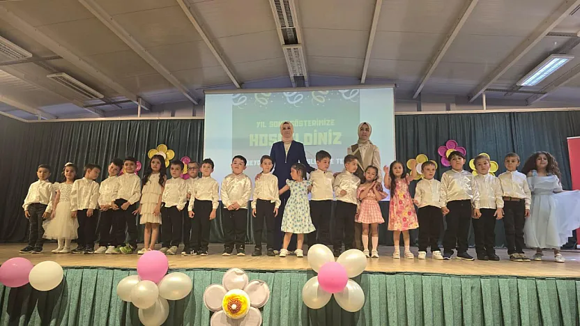 Afyon'da Horondan İspanyol Dansına: Minik Öğrencilerden Dünya Turu!