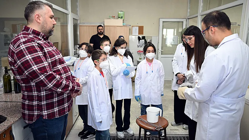 Afyon'da İlkokul Öğrencilerine Geri Dönüşüm Eğitimi Verildi