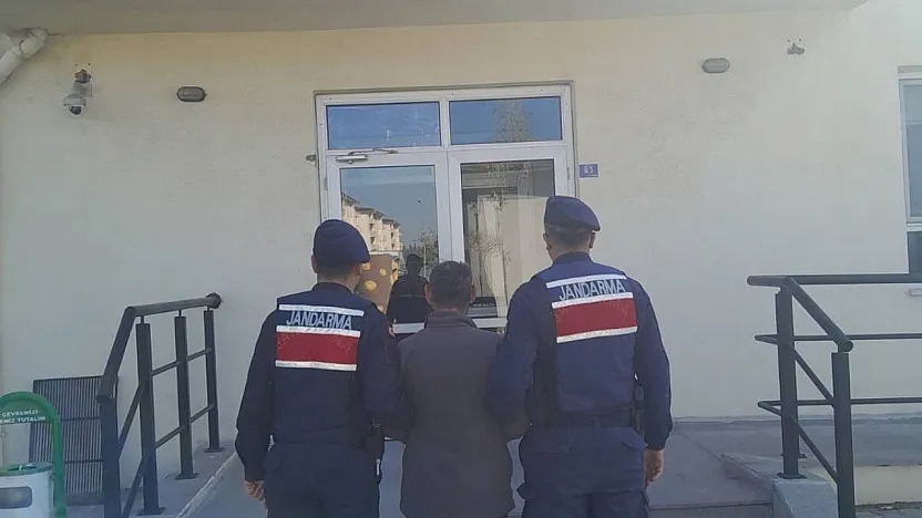 Afyon'da Jandarmadan Büyük Operasyon: 37 Firari Yakalandı!