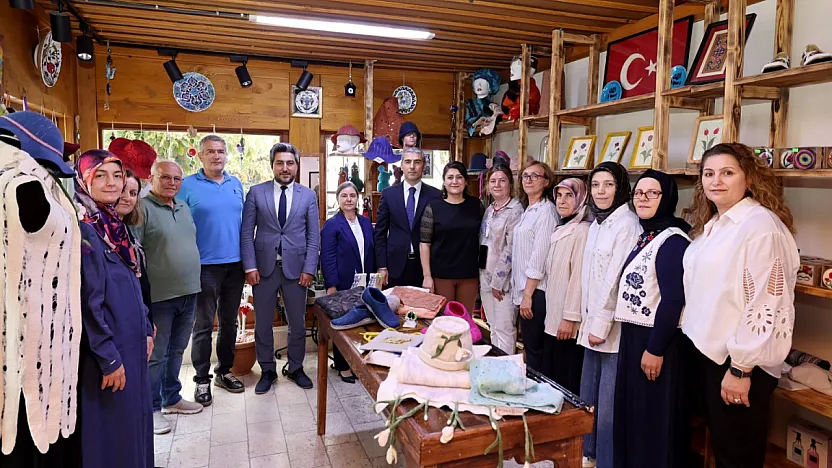 Afyon'da Kadın Emeği Dikkat Çekti Keçeden Ebruya, Tezhipten Anadolu Sanatlarına
