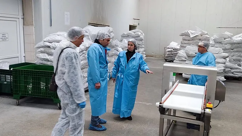 Afyon'da Köpeklere Özel ürün Üreten Tesis Denetlendi