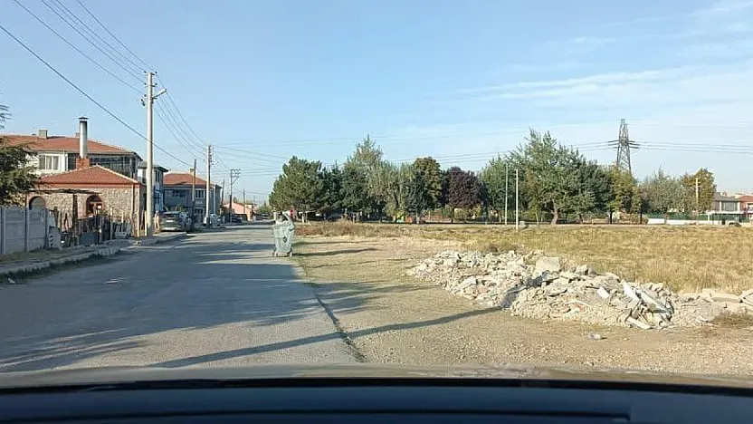 Afyon'da Mahalleli Çileden Çıktı: Belediyeye Defalarca Bildirdiler..!