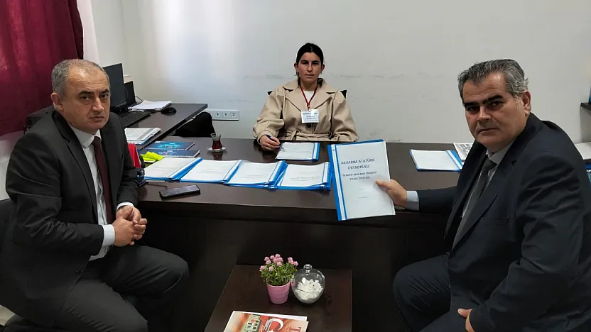 Afyon'da Müdür Yardımcısı Makamını Terk Etti!