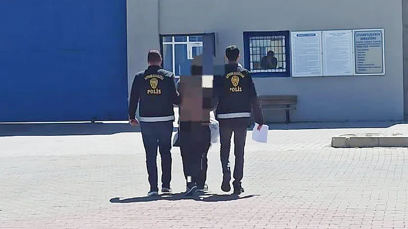 Afyon'da Nefes Kesen Operasyon: 10 Yıldır Aranan Şahıs Kıskıvrak Yakalandı!
