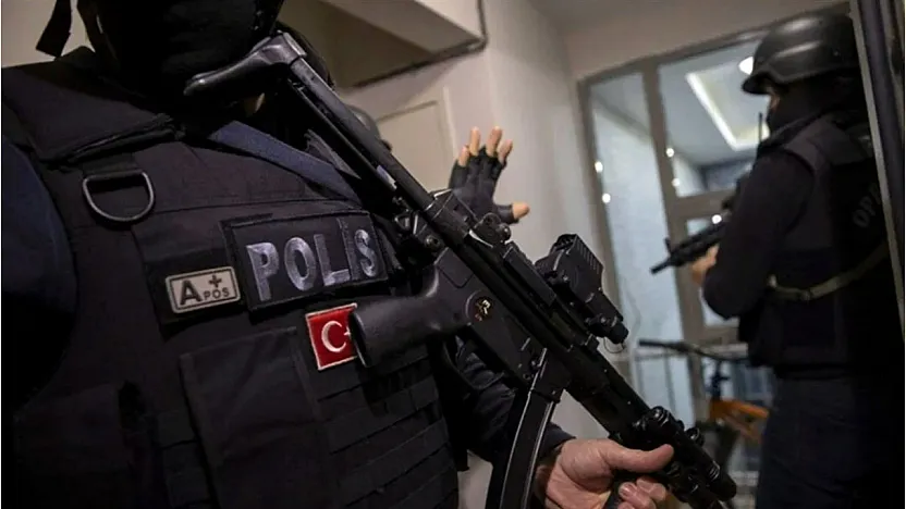 Afyon'da Operasyonu: Katil, Dolandırıcı, Hırsız Aynı Anda Yakalandı!